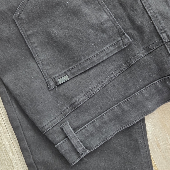 DG2 by Diane Gilman Black Women's Ankle Jeans - Picture 4 of 4